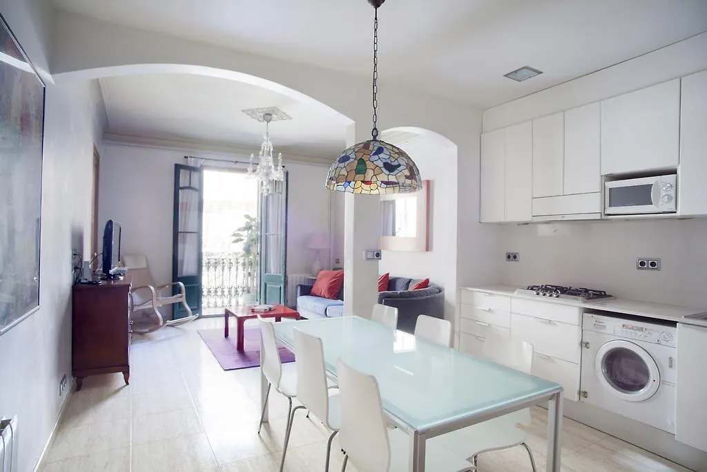 Aparteasy - Authentic Family Apartment 바르셀로나