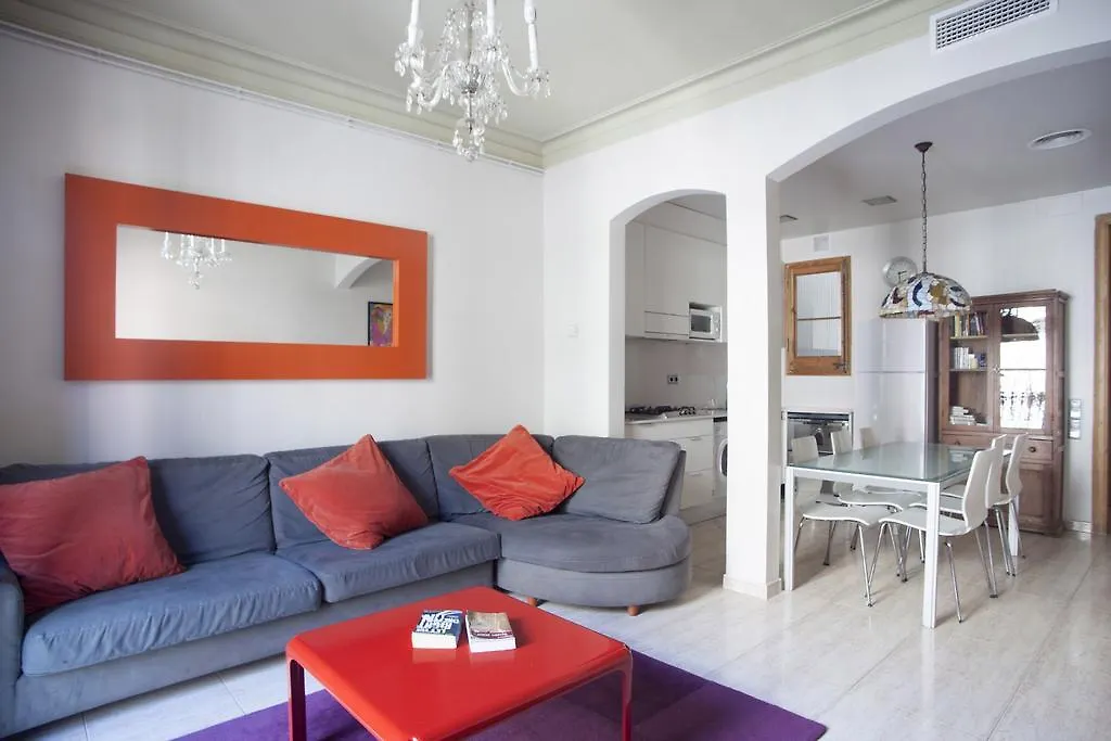 Aparteasy - Authentic Family Apartment 바르셀로나 0*,  스페인